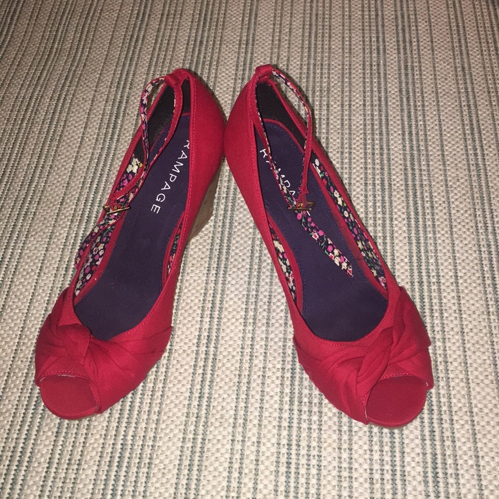 Red wedge, open-toe heel